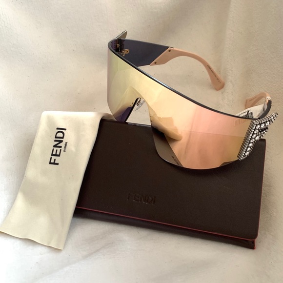 Fendi Freedom sunglasses